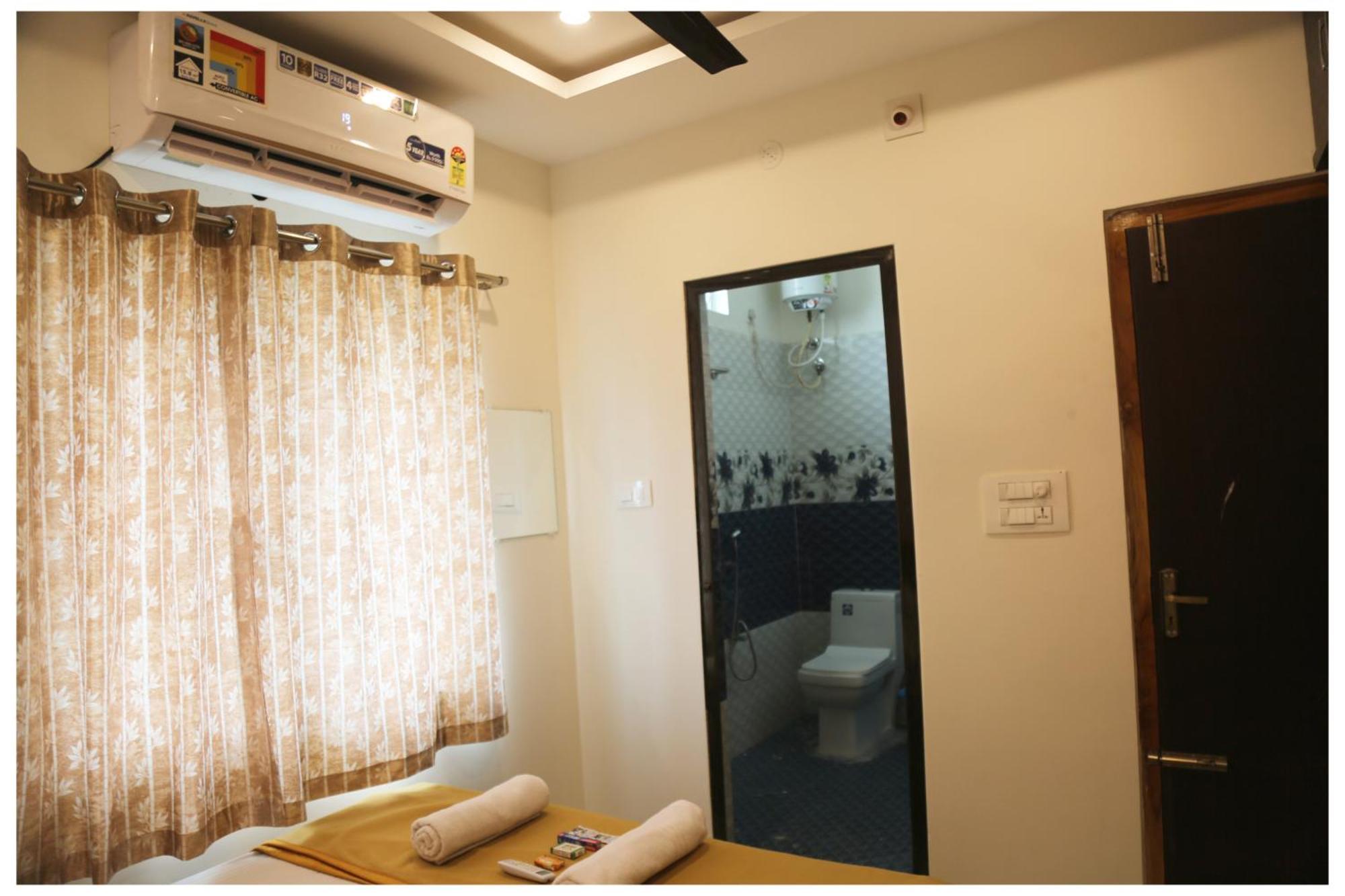 Padmavathi Homestay Tirupati Zewnętrze zdjęcie