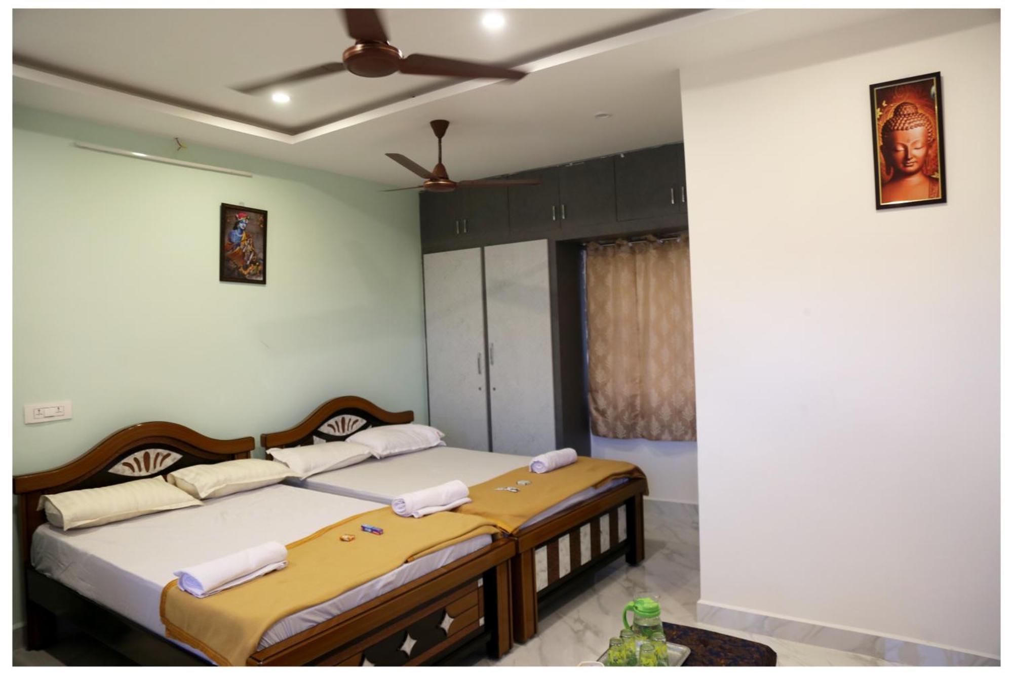 Padmavathi Homestay Tirupati Zewnętrze zdjęcie