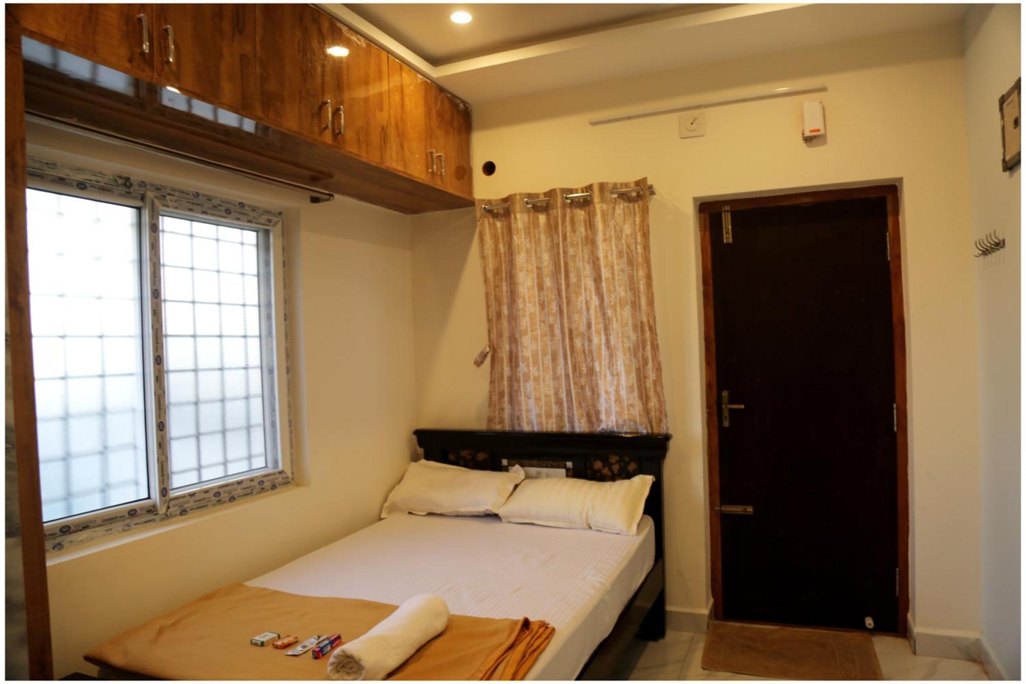 Padmavathi Homestay Tirupati Zewnętrze zdjęcie