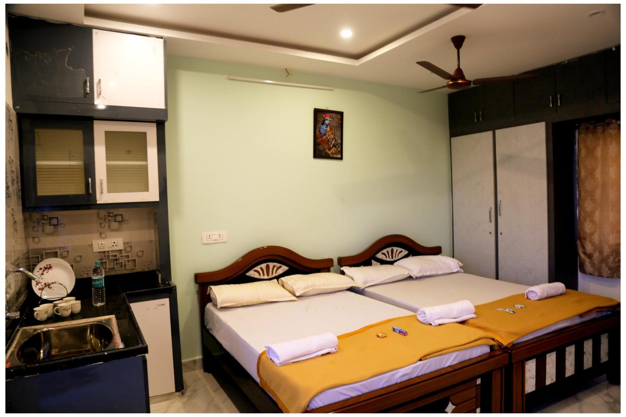 Padmavathi Homestay Tirupati Zewnętrze zdjęcie