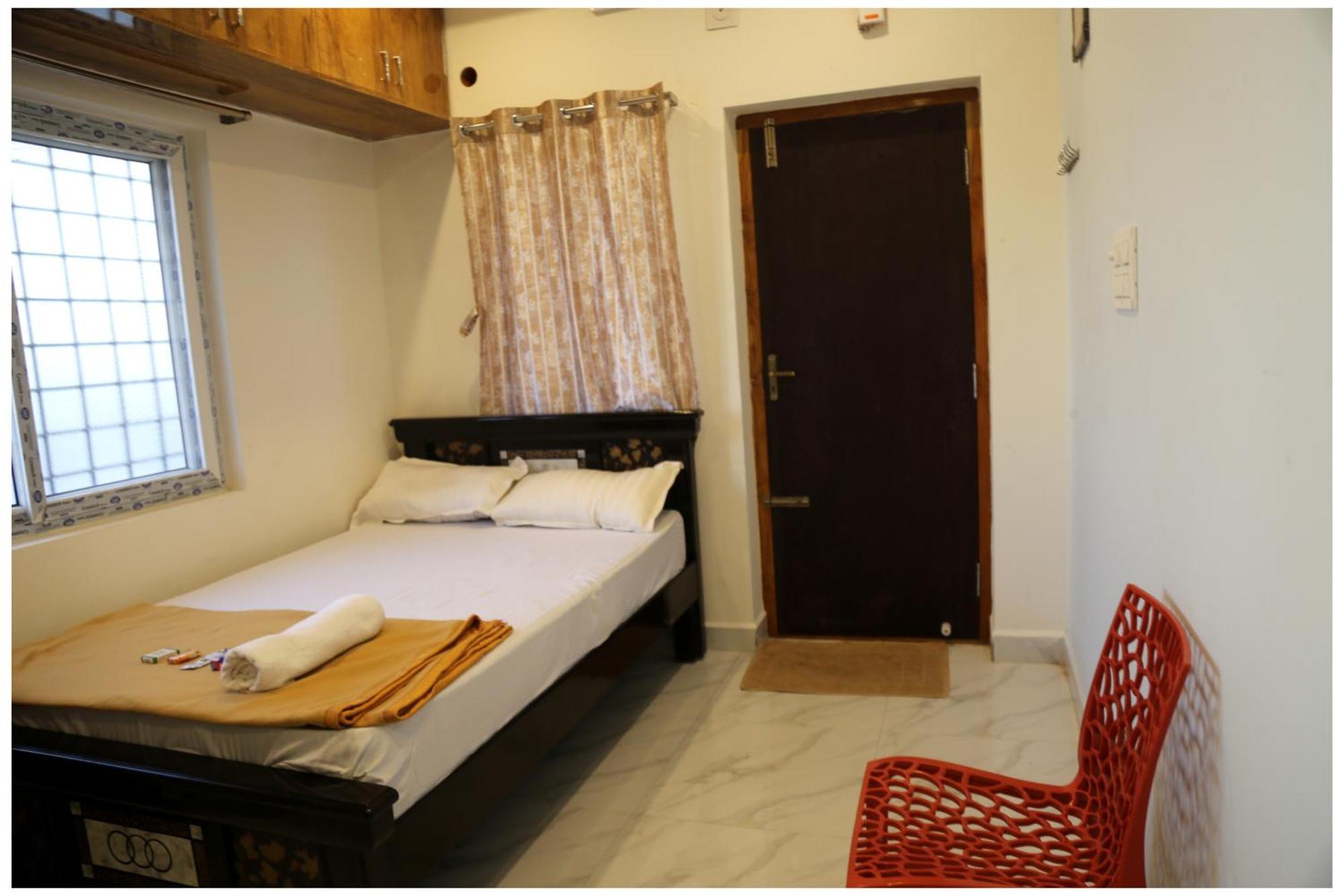 Padmavathi Homestay Tirupati Zewnętrze zdjęcie