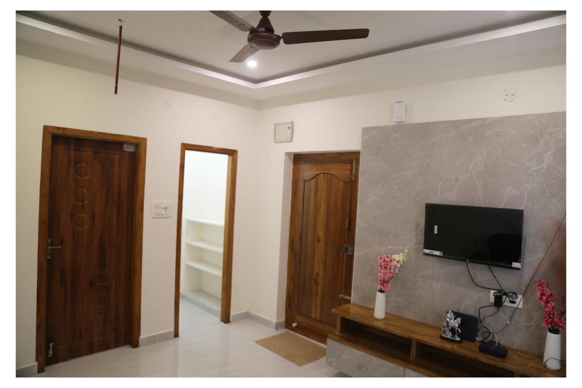 Padmavathi Homestay Tirupati Zewnętrze zdjęcie