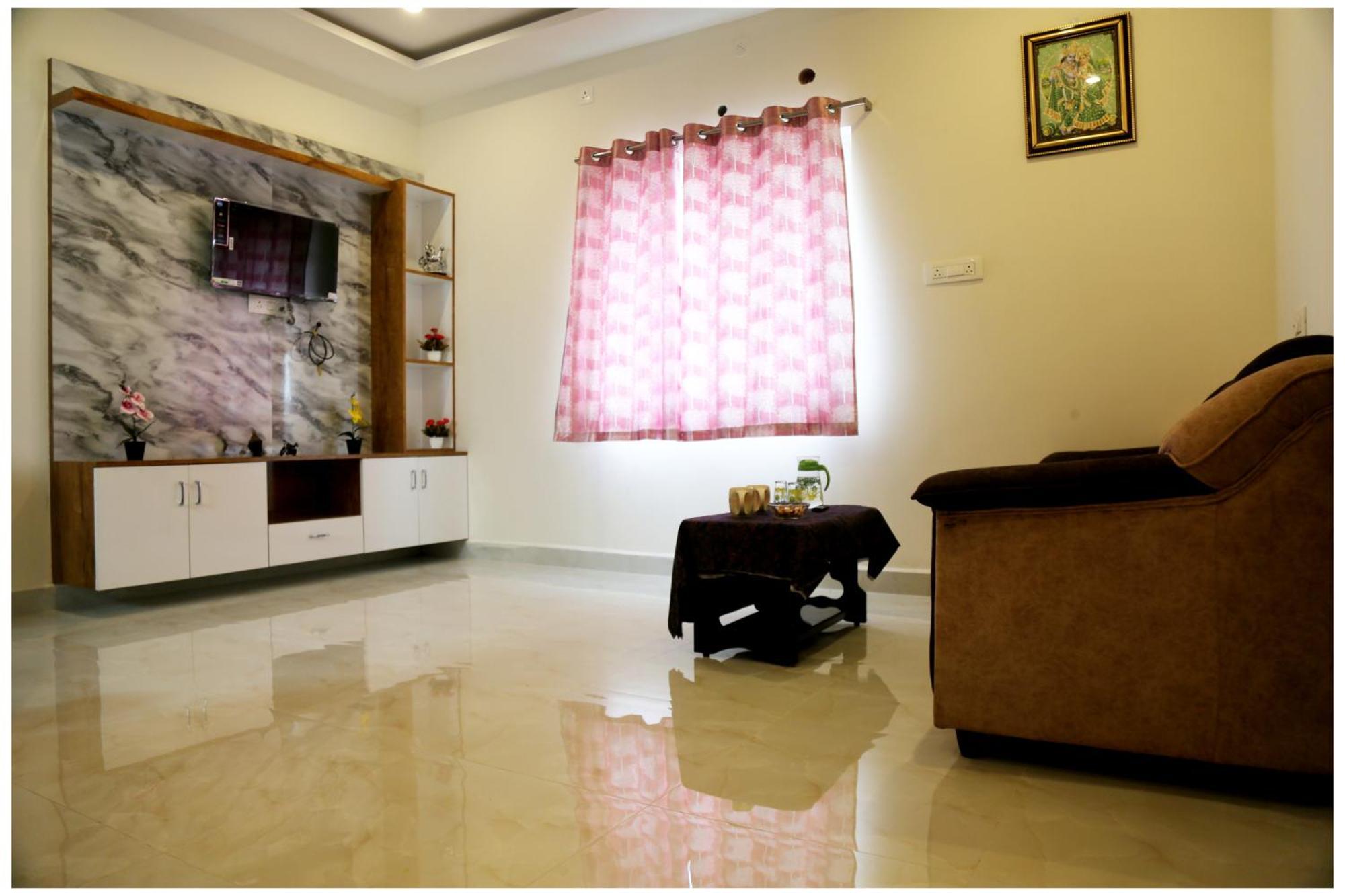 Padmavathi Homestay Tirupati Zewnętrze zdjęcie